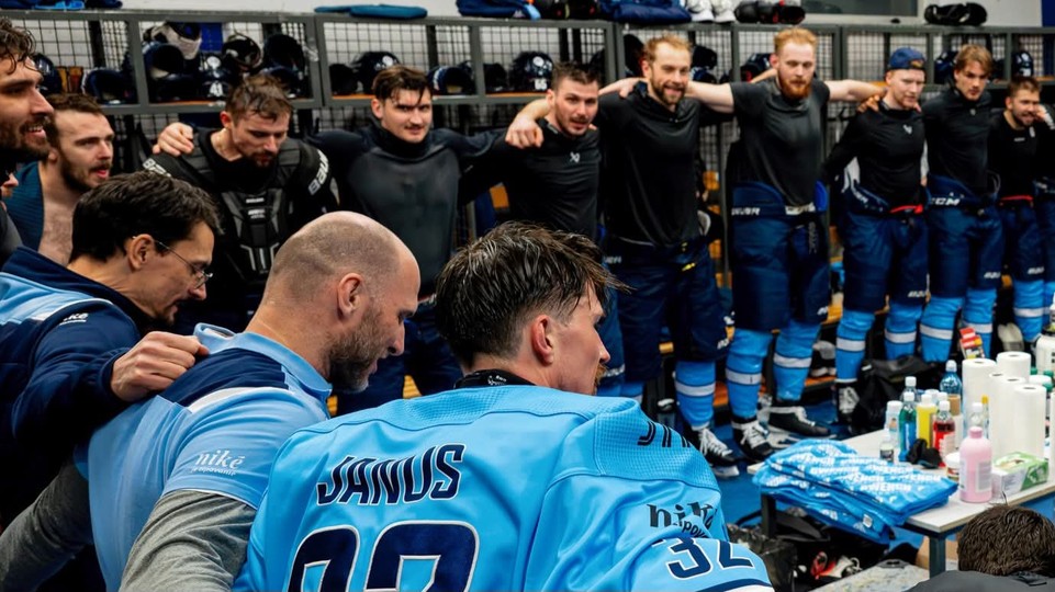 Hokej: Slovan delí jedna výhra od finále. "Moje čisté konto je dielom celého tímu,“ tešil sa Janus
