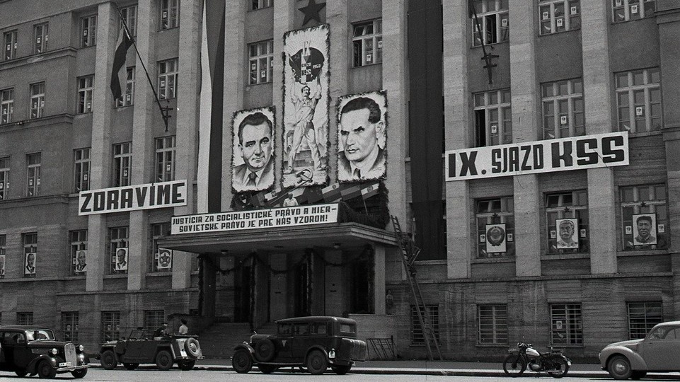 PREMENY BRATISLAVY Táto fotka je z čias,  keď v Justičáku vynášali rozsudky smrti aj za vymyslené zločiny