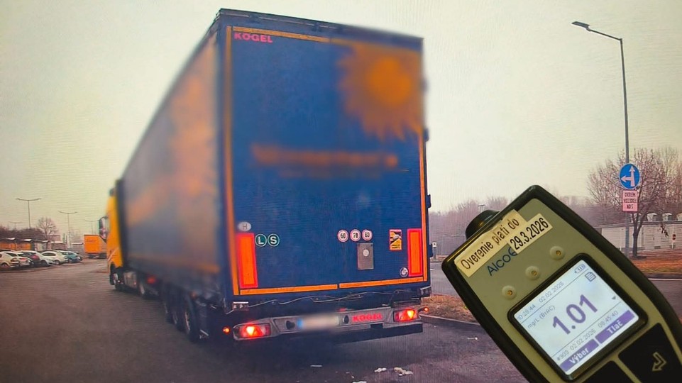 Hazard so životmi: Vodič kamióna šoféroval s viac ako dvoma promile