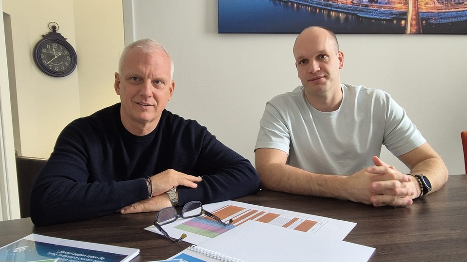 ROZHOVOR: Bezplatným kurzom plávania pomáhajú tisíckam detí, dnes k tomu pridali ďalšiu aktivitu