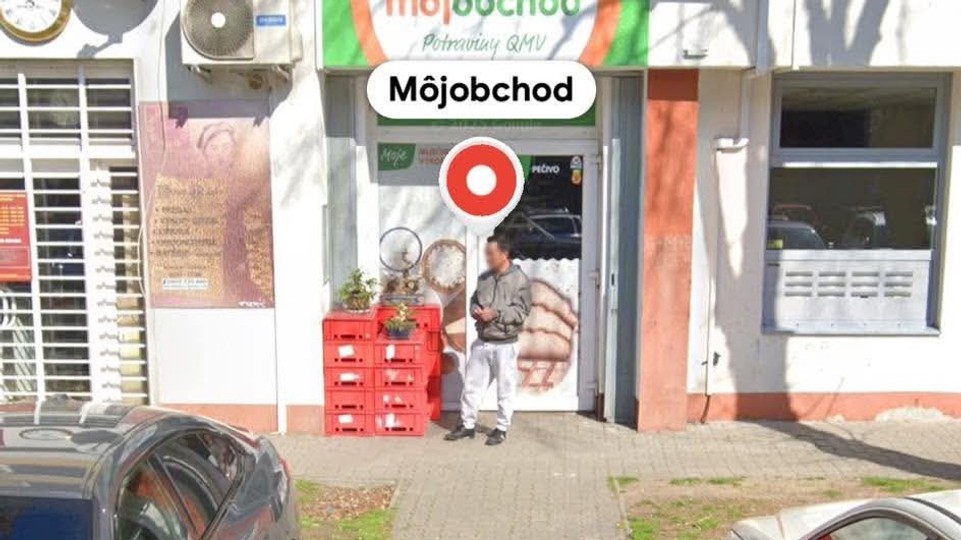 Útok na mladého predavača v Ružinove: Verejnosť pátra po agresoroch, prípad vyšetruje polícia