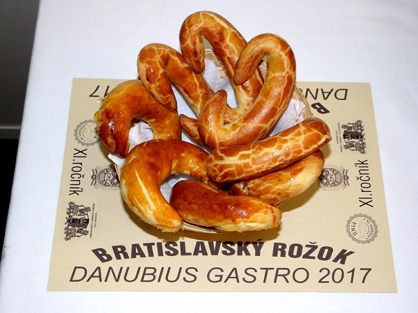 Najlepší Bratislavský rožok upiekla študentka Milka z Bratislavy ...