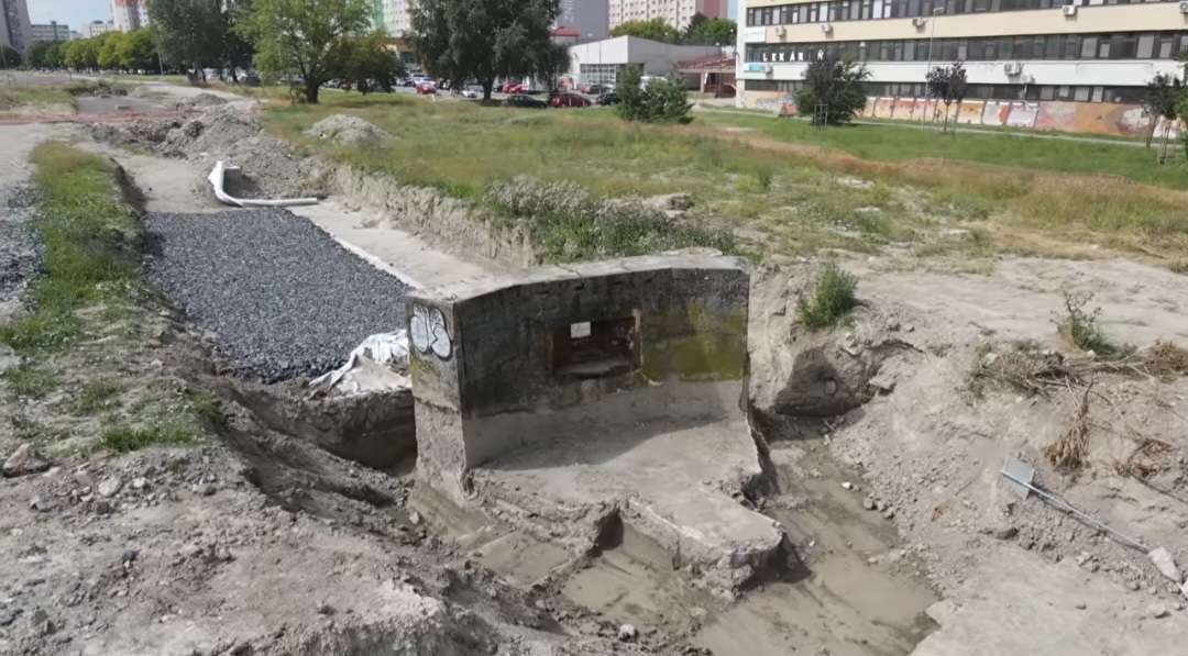 Niespodzianka: Podczas budowy linii tramwajowej Petržalka odkryto ścianę przeciwpancerną z czasów II wojny światowej.  wojny światowej |  Aktualności