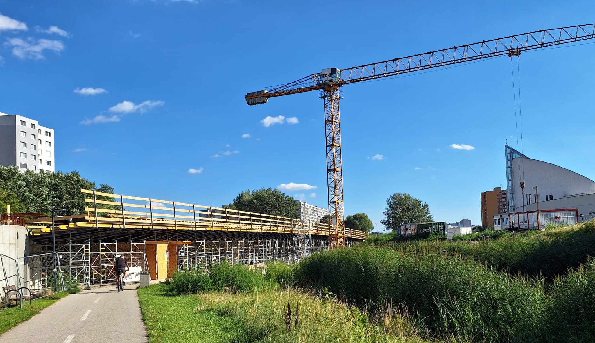 Opóźniona budowa linii tramwajowej w Petržalce: Miasto nie nałożyło jeszcze kar Samorząd