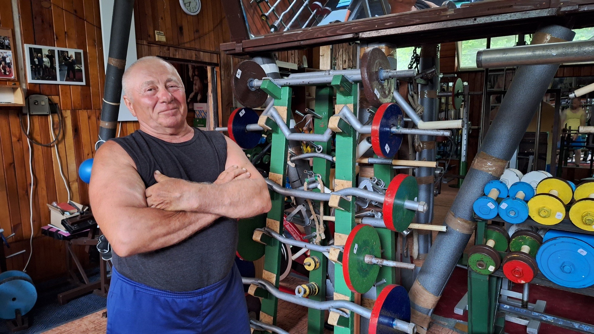 Siłownia, jakiej nie znajdziesz nigdzie indziej – trener Jaro opanował ją sam 33 lata temu, własnymi rękami |  Racha |  Obszary miejskie