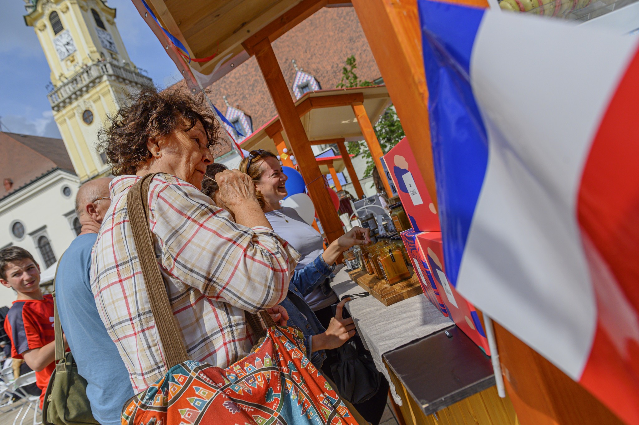 FOTO: Francúzsky deň v Bratislave ponúkol ochutnávku francúzskej kultúry i  gastronómie | Kultúra | Bratislavské noviny